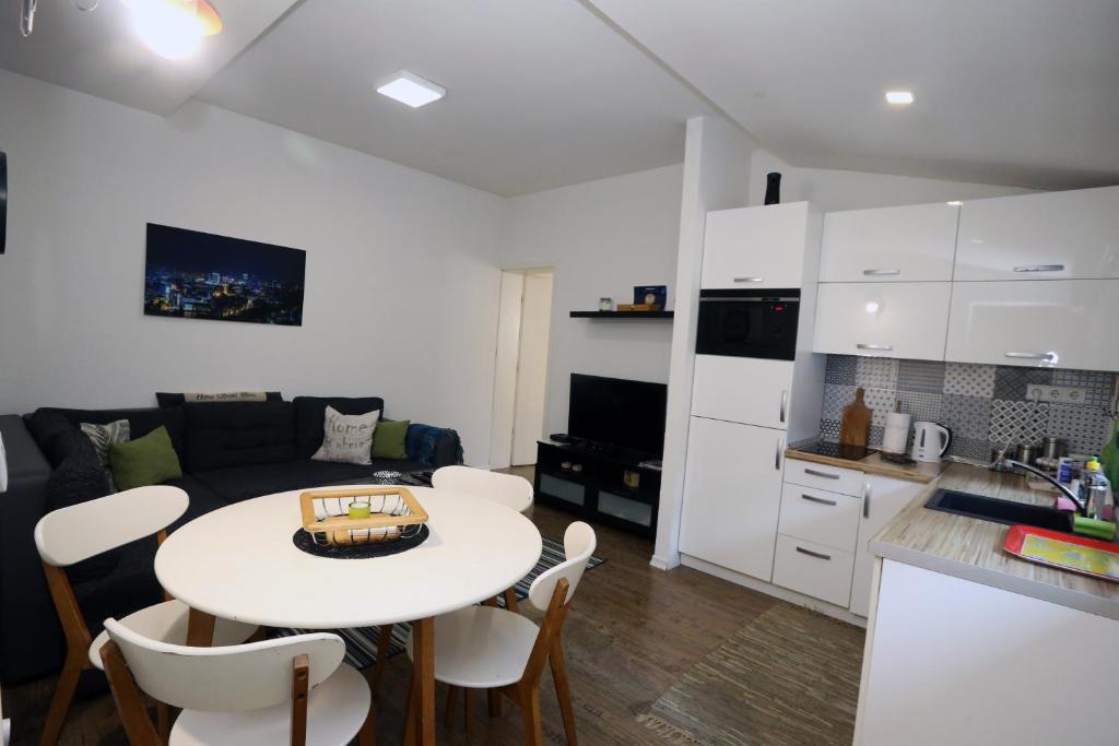 Kuhinja ili čajna kuhinja u objektu Apartment My Way