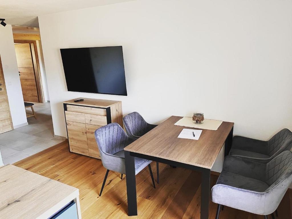 TV a/nebo společenská místnost v ubytování Apartment Tanzberger