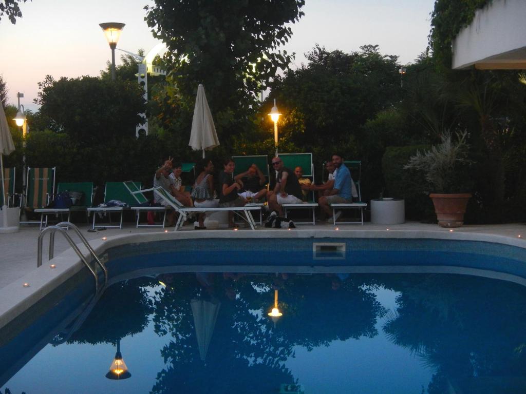 Bazén v ubytování Hotel Alexander nebo v jeho okolí