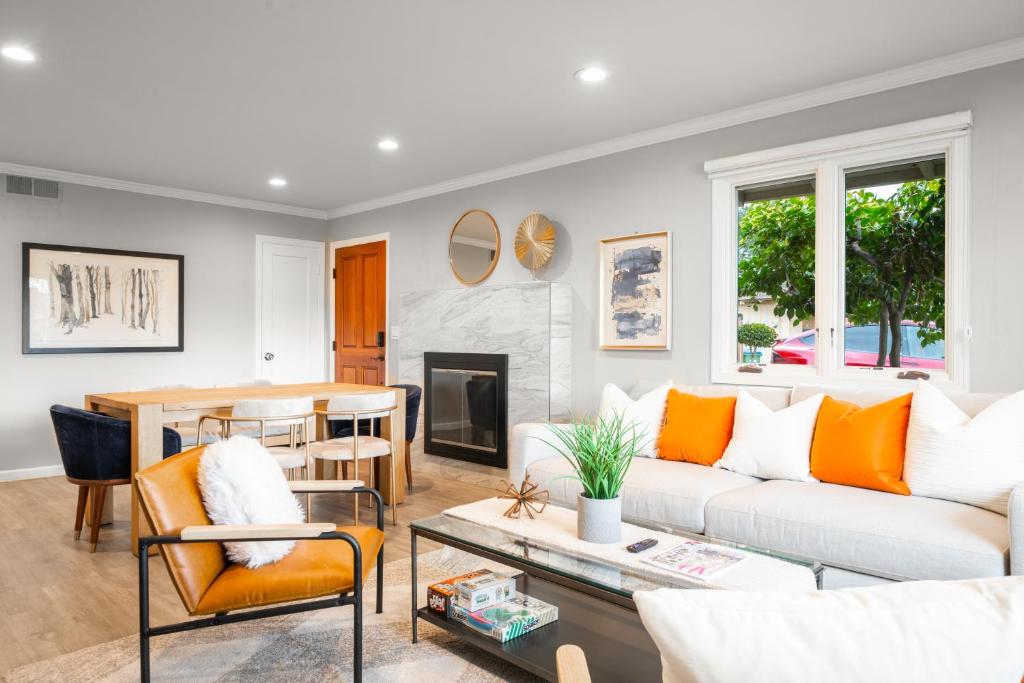 a living room with a couch and a table at 4BR Lux Los Gatos Home: Style & Comfy in Los Gatos