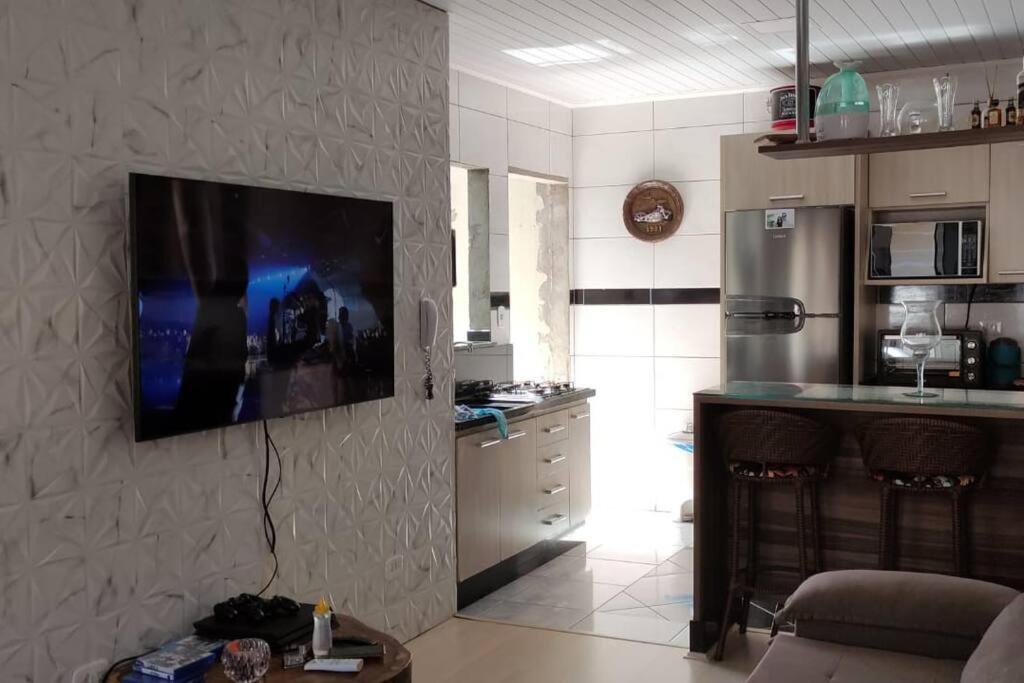 Kuchyň nebo kuchyňský kout v ubytování Casa com AR COND. em todos os comodos mobiliada