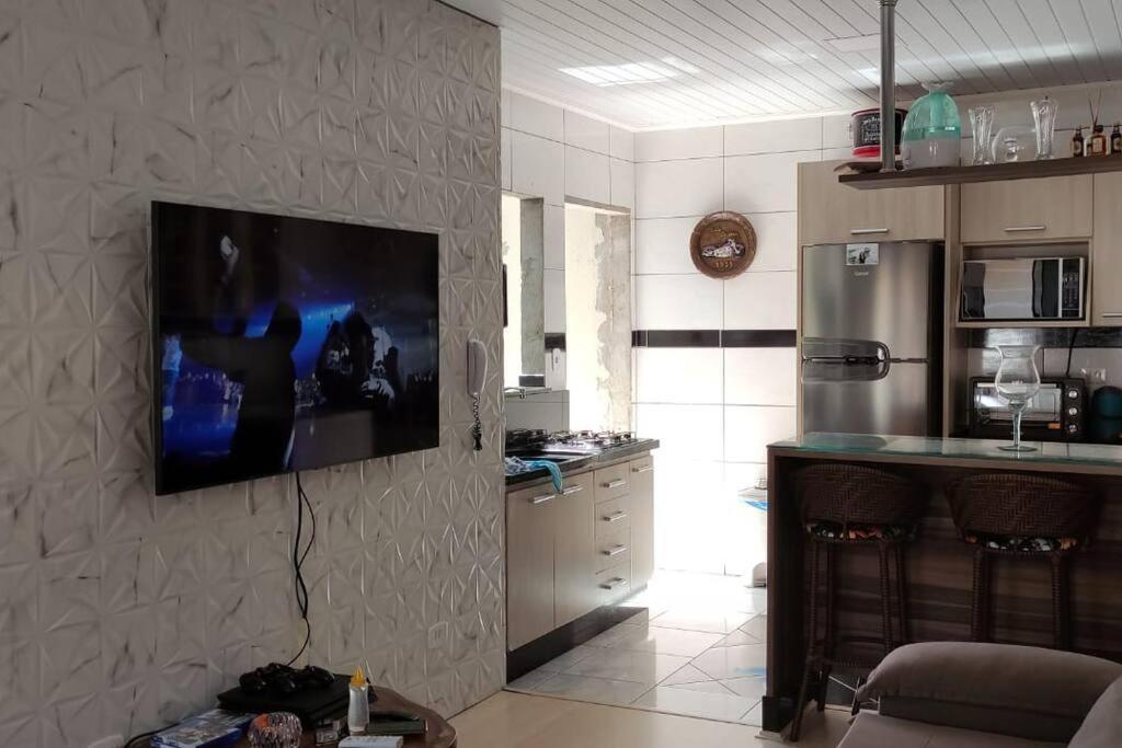 Kuchyň nebo kuchyňský kout v ubytování Casa com AR COND. em todos os comodos mobiliada