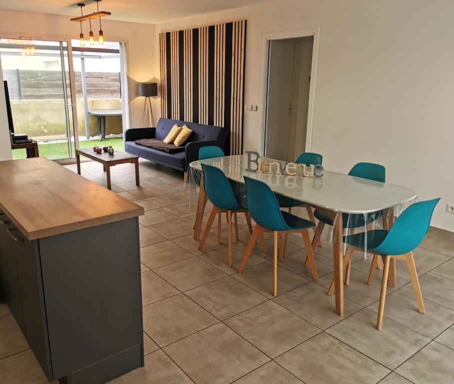 Posezení v ubytování L Alize Melia 250m de la plage