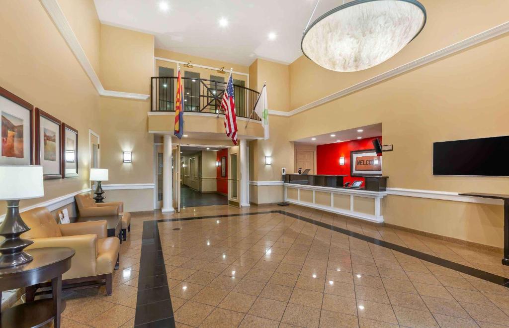 TV a/nebo společenská místnost v ubytování Extended Stay America Suites - Phoenix - Midtown