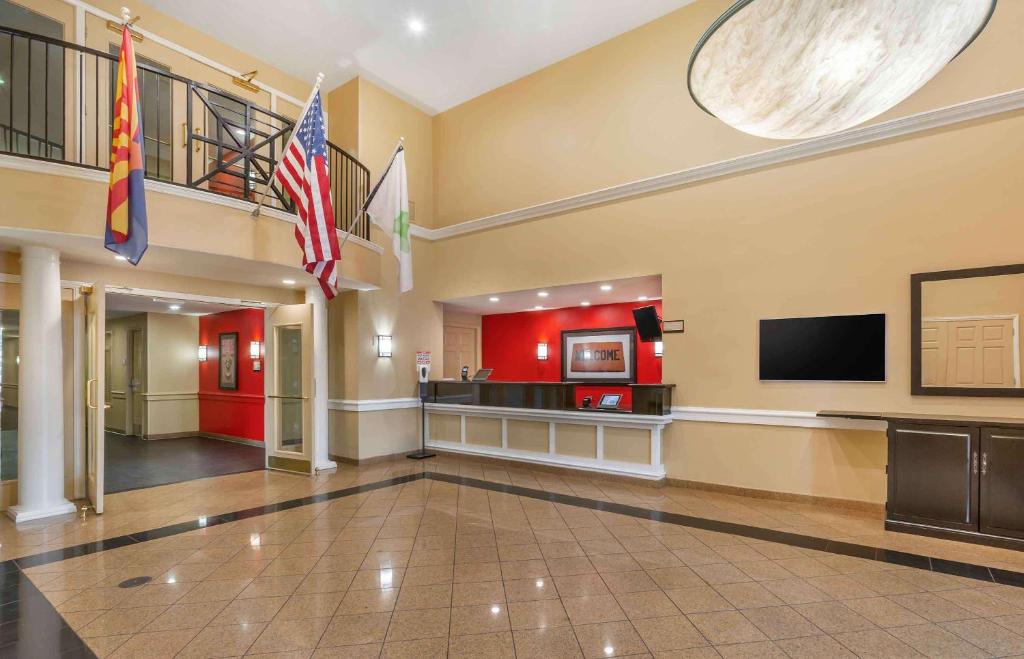 TV a/nebo společenská místnost v ubytování Extended Stay America Suites - Phoenix - Midtown