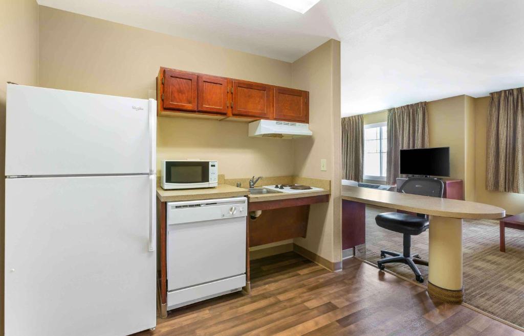 Kuchyň nebo kuchyňský kout v ubytování Extended Stay America Suites - Phoenix - Midtown
