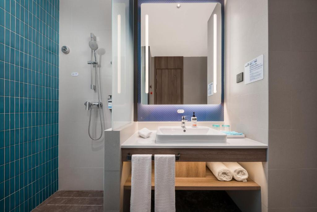 Koupelna v ubytování Holiday Inn Express Shenzhen Futian Center by IHG