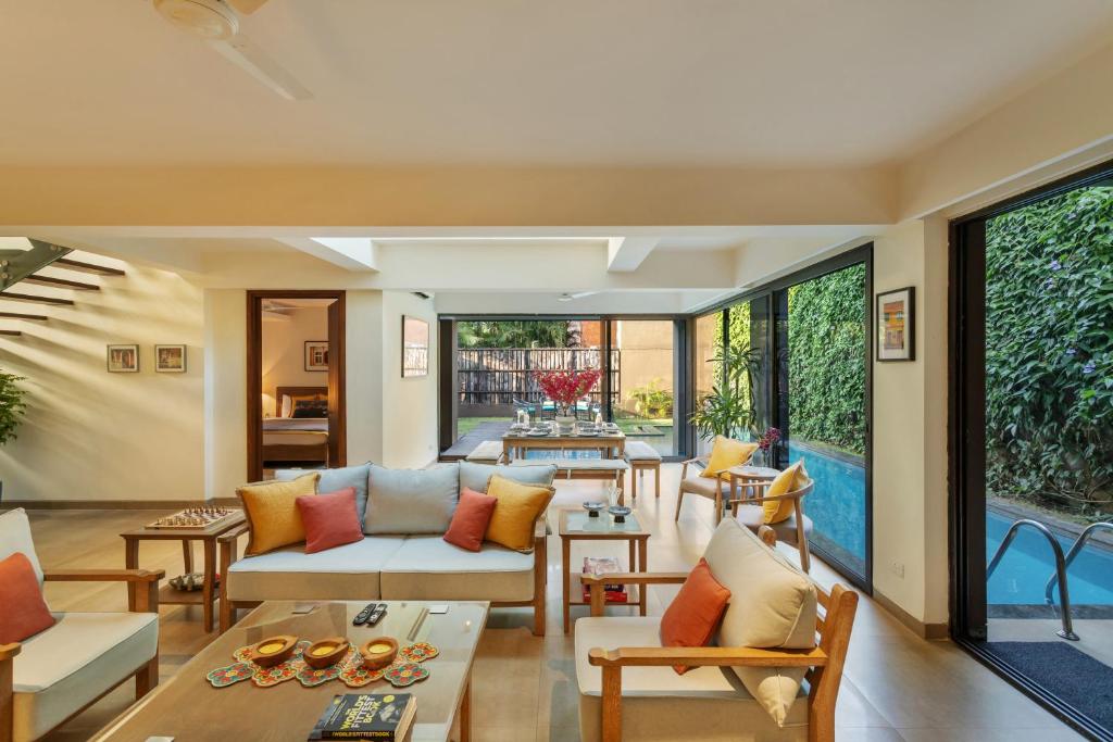 Posezení v ubytování Aalia Villas Anjuna, Goa by Aalia Collection