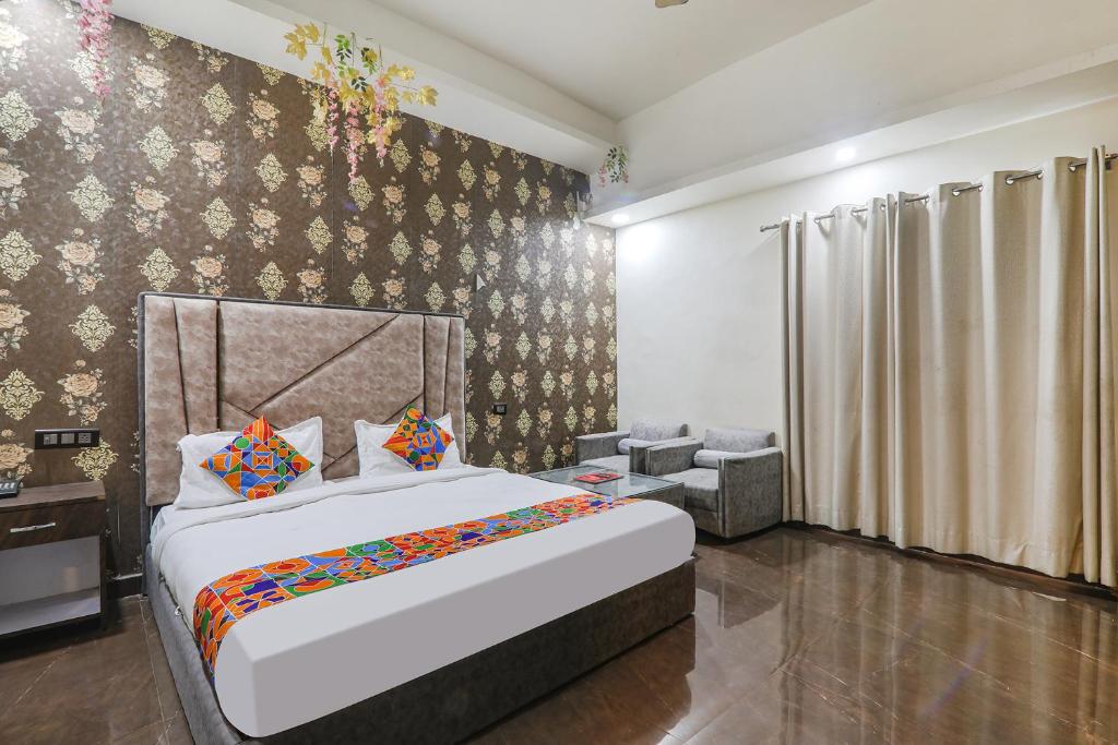 FabHotel Sky Awadh - Housity