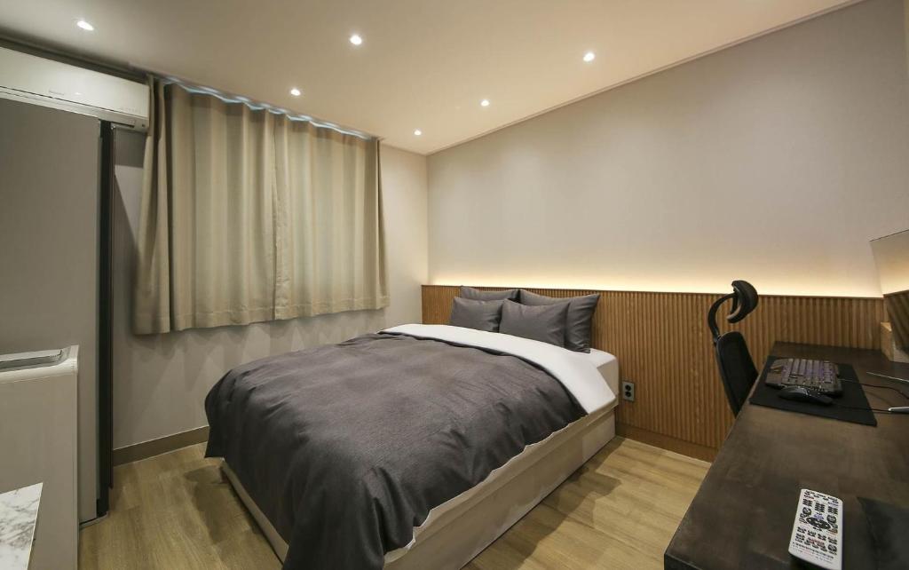 Hey Gunsan Hotel - Deluxe Double Room