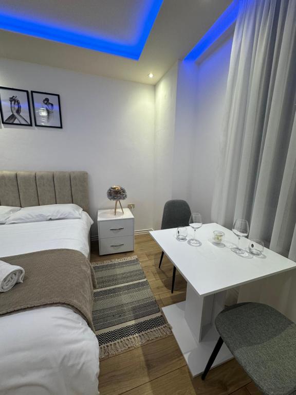Apartment in the heart of Tirana - Image 9