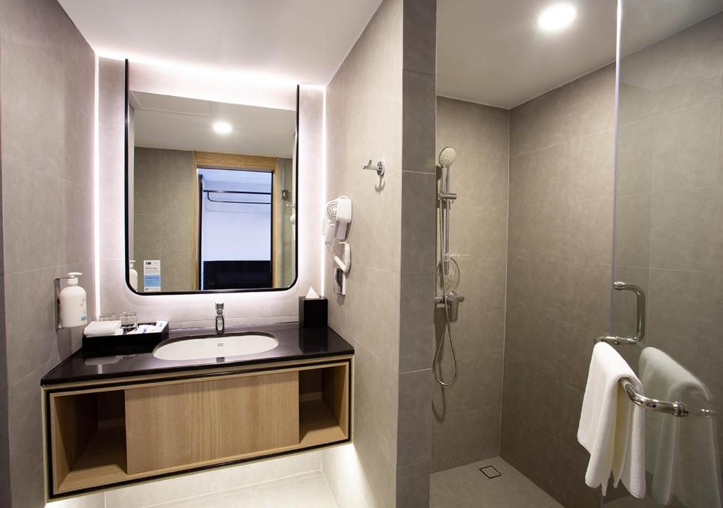 Holiday Inn Express & Suites Bangkok Central Pier by IHG - Resim 33