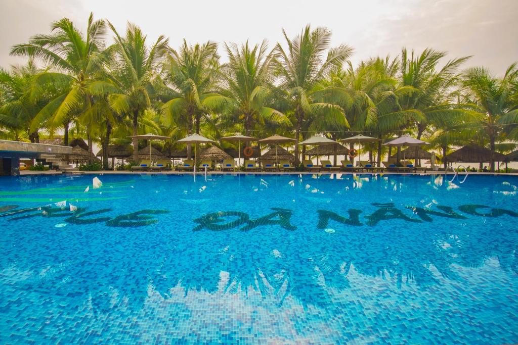 Bazén v ubytování Temple Da Nang Resort nebo v jeho okolí