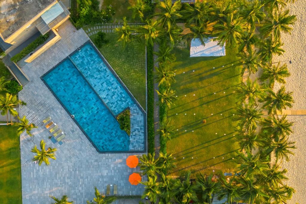 Bazén v ubytování Temple Da Nang Resort nebo v jeho okolí