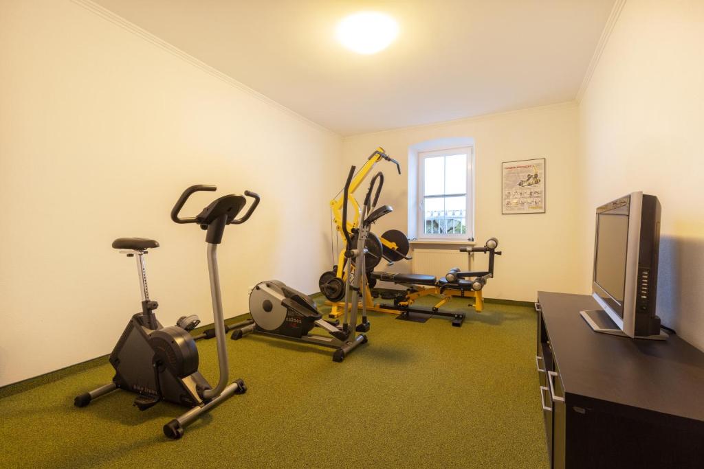 Fitness centrum a/nebo fitness zařízení v ubytování Appartements Feroli