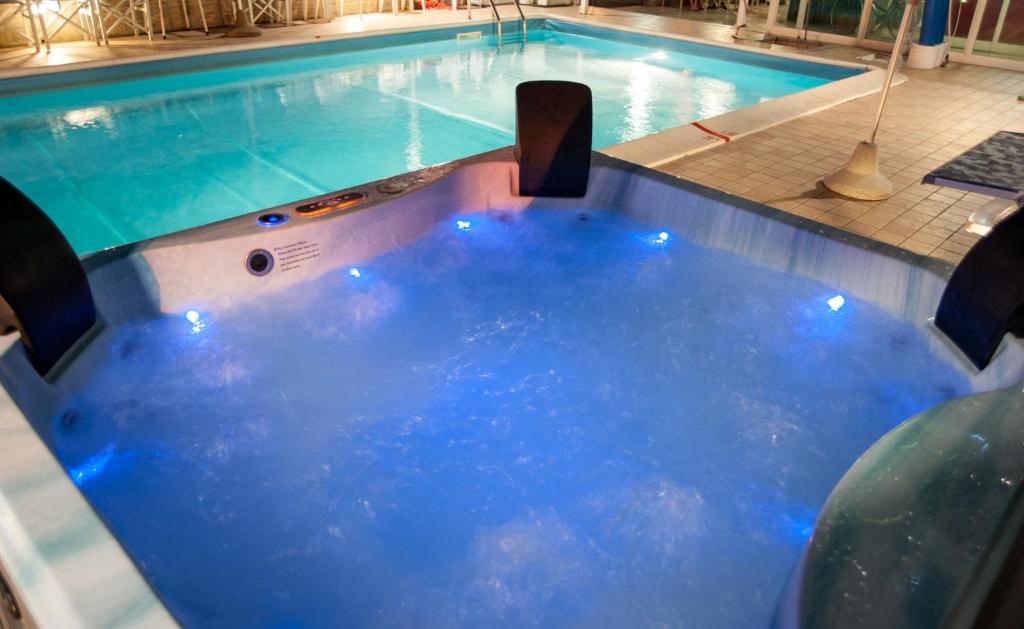 Bazén v ubytování Hotel Bagli nebo v jeho okolí