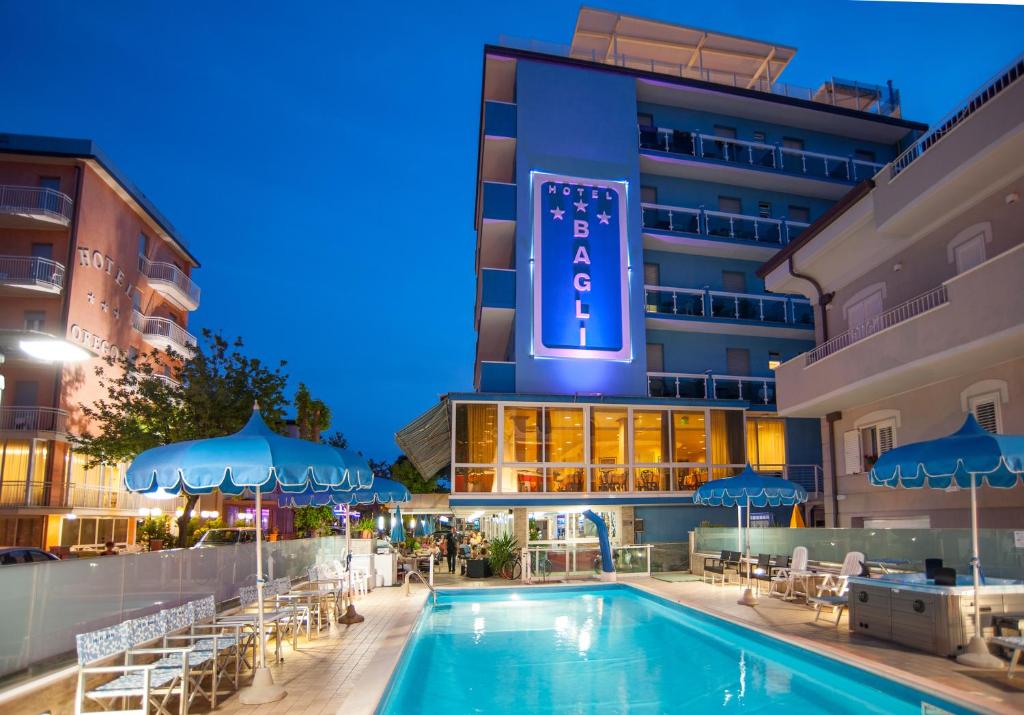 Bazén v ubytování Hotel Bagli nebo v jeho okolí