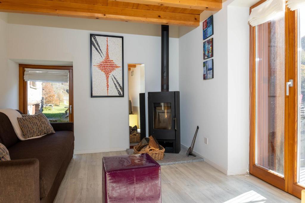 Posezení v ubytování Verzasca Lodge Elma