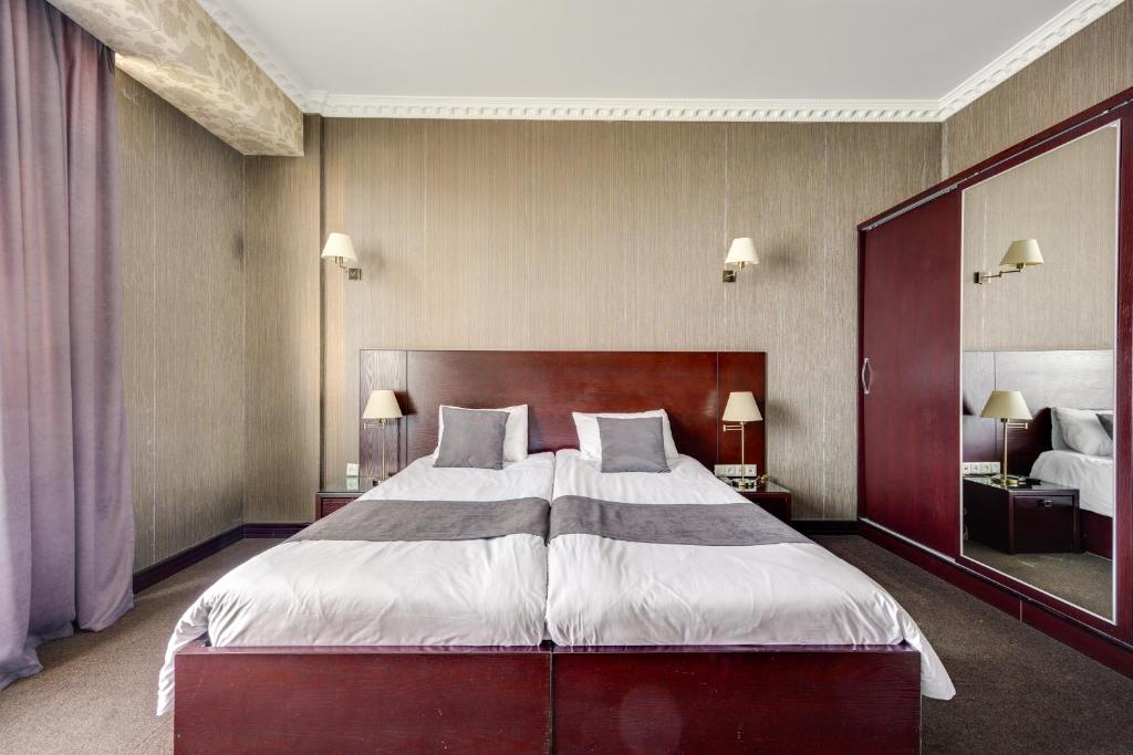 Sololaki Inn - Large Twin Room