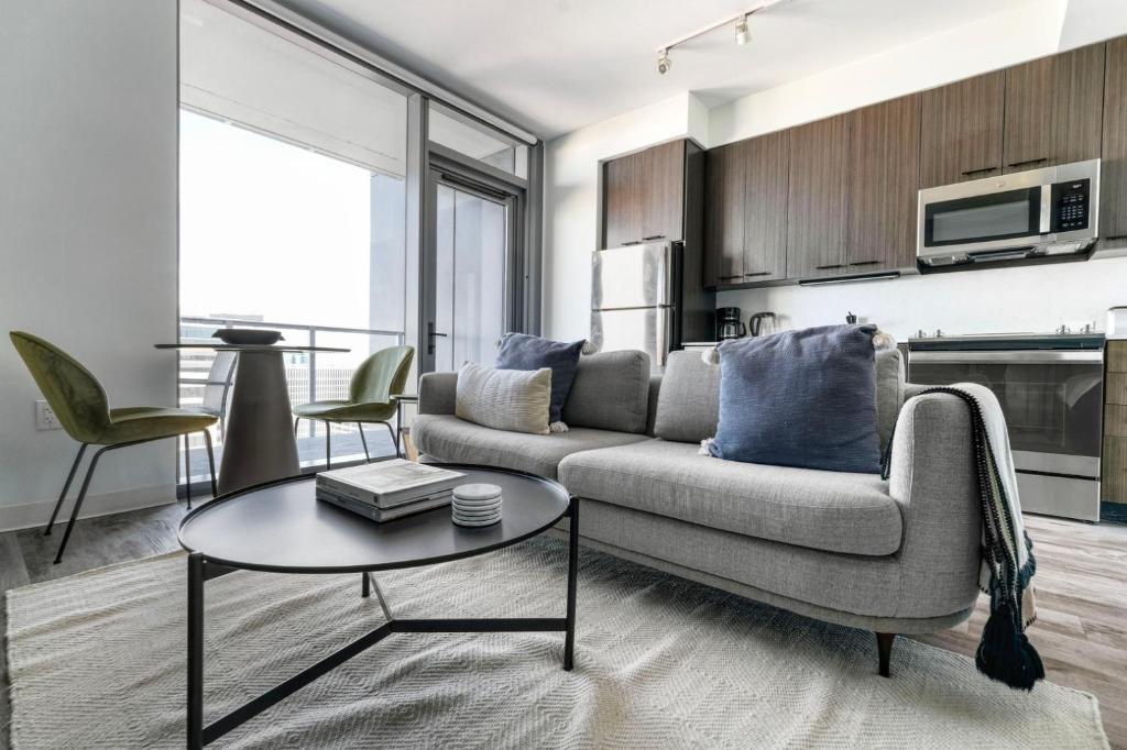 Ảnh trong thư viện ảnh của Downtown 1br w deck pool lounge nr dining ATX-229 ở Austin