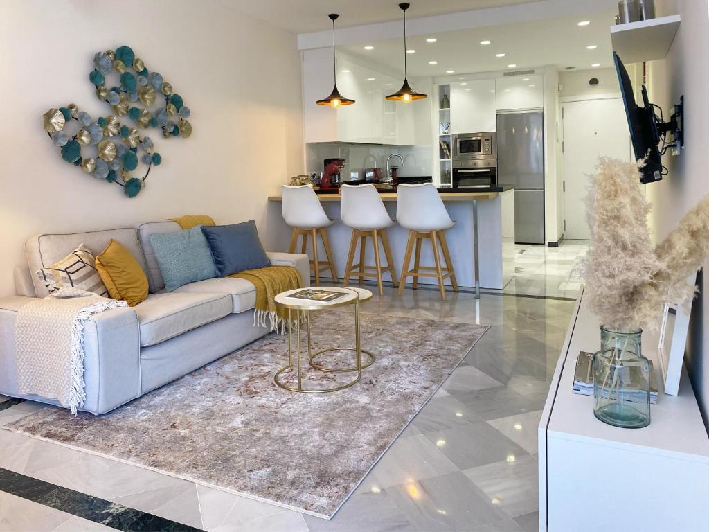 Kép Fantastic Apartment 2 Minutes Walk From The Beach szállásáról Marbellában a galériában