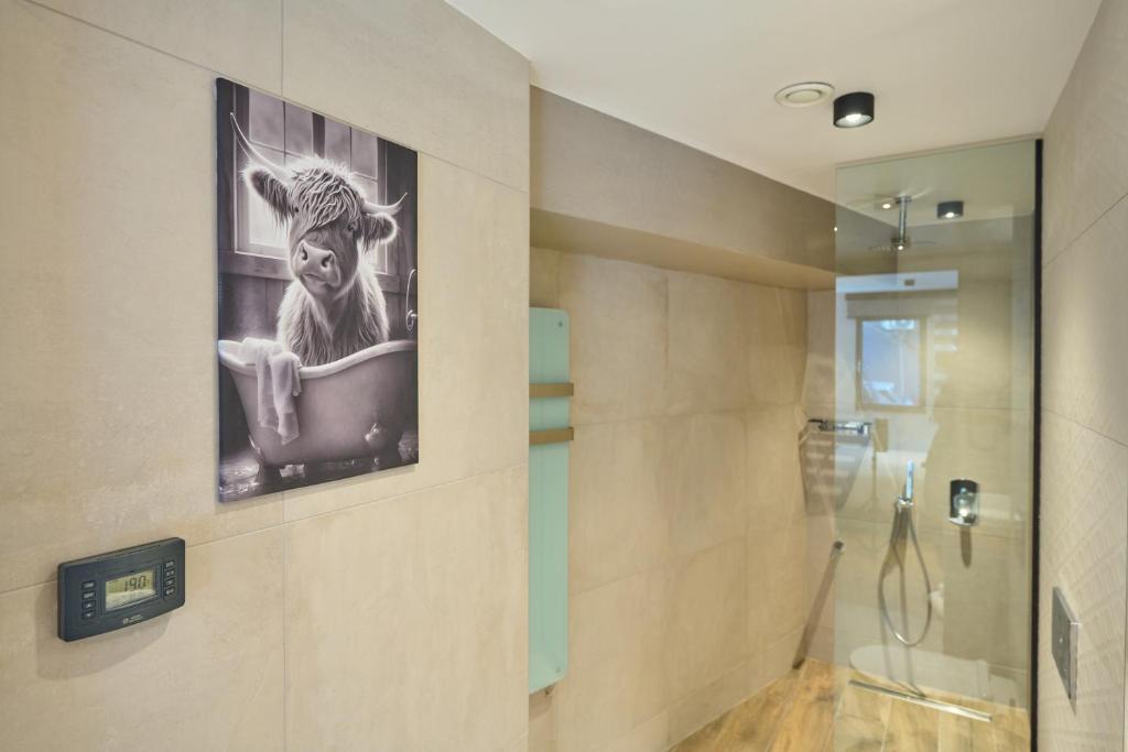 Koupelna v ubytování SIGMA Suites Hotel