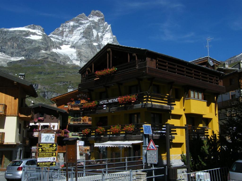 Vista general d'una muntanya o vistes d'una muntanya des de l'hotel