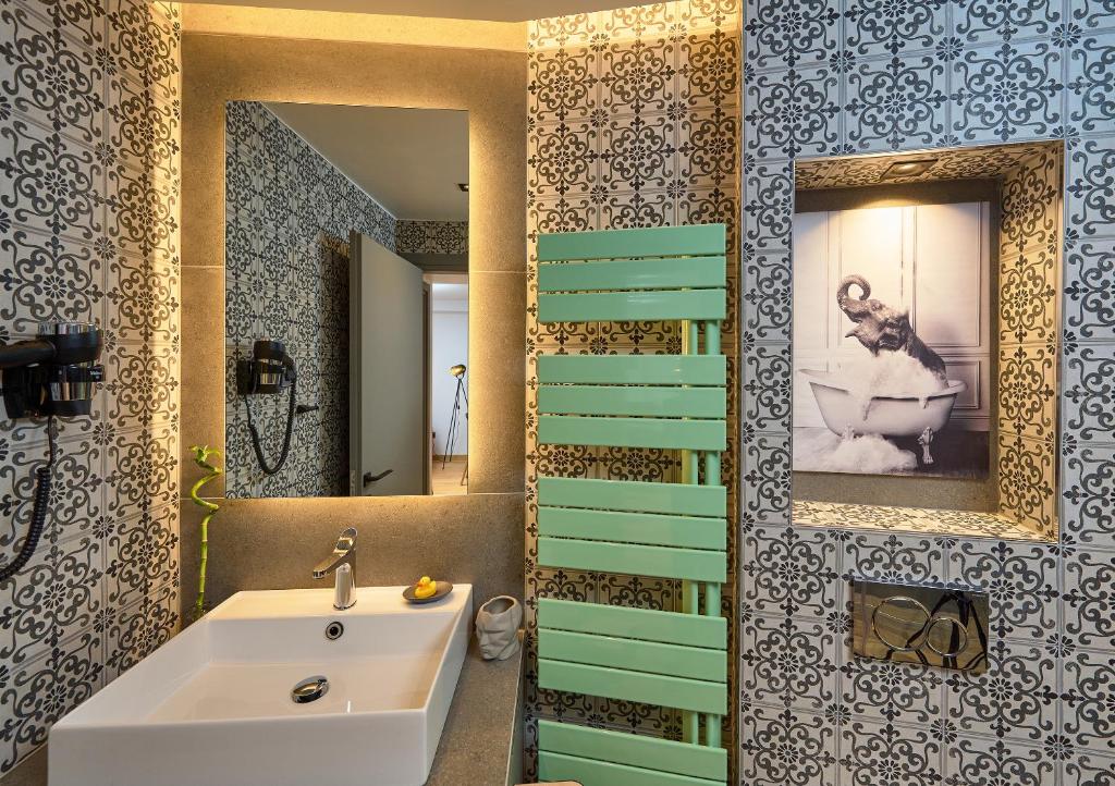 SIGMA Suites Hotel - Resim 41