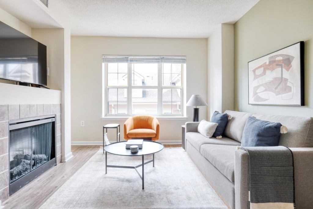 Istumisnurk majutusasutuses North Bethesda 1br w wd pool gym nr metro WDC-608