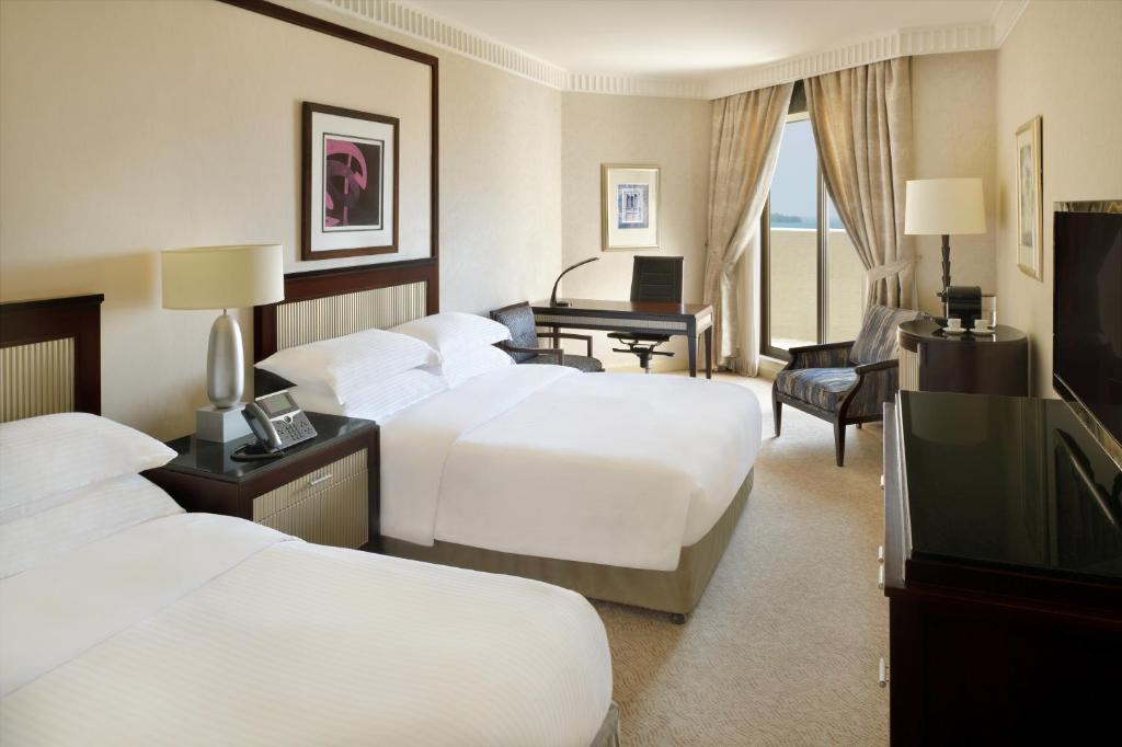 TV a/nebo společenská místnost v ubytování InterContinental Jeddah by IHG