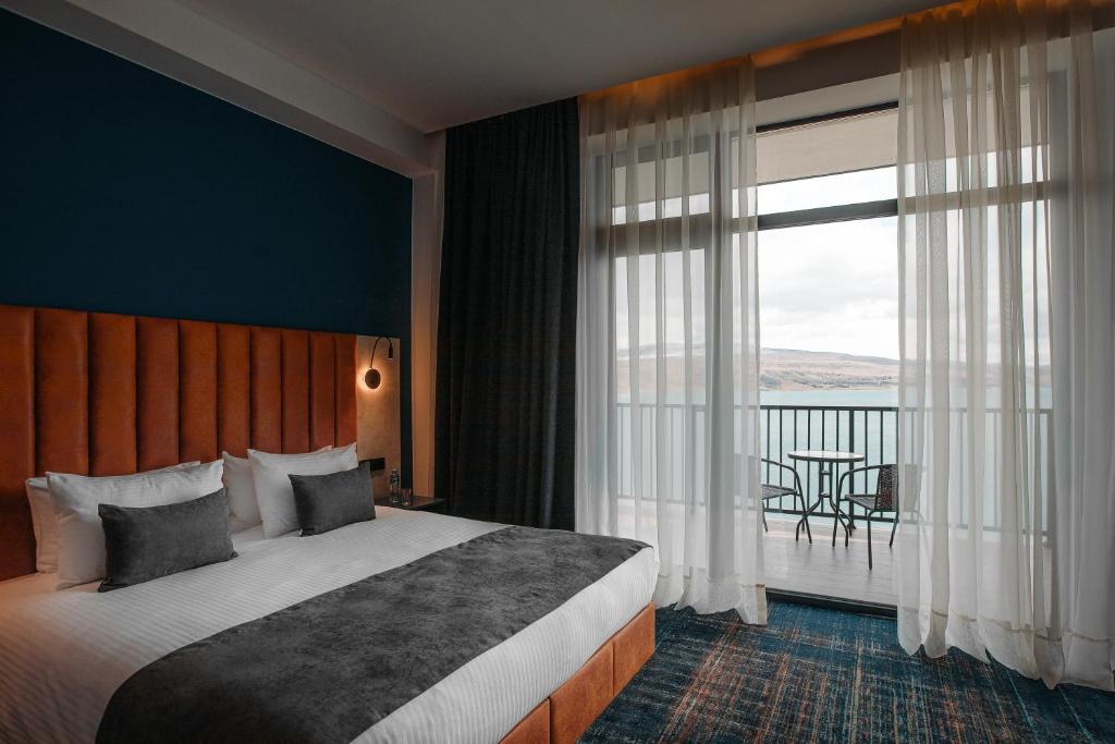Gino Seaside Tbilisi, Trademark Collection by Wyndham - Queen Room - Sea View