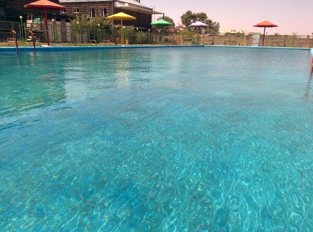 Bazén v ubytování Erazank Hotel nebo v jeho okolí