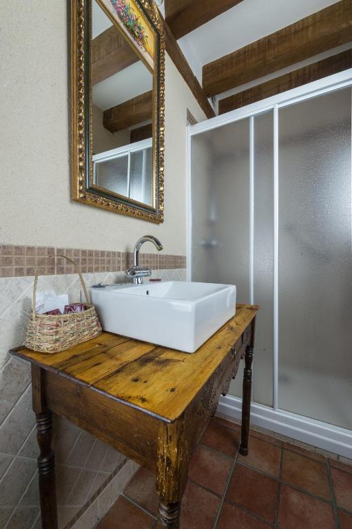 Koupelna v ubytování Apartamentos Lobiche