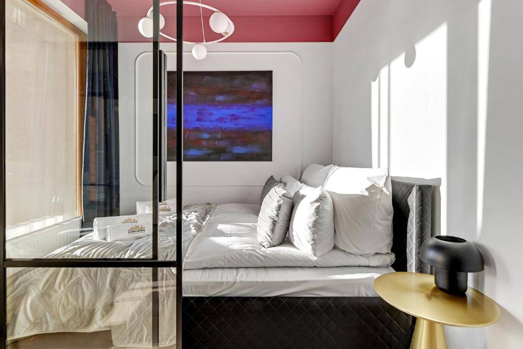 Downtown Apartments Aura - Riverside & Parking - Two-Bedroom Apartment