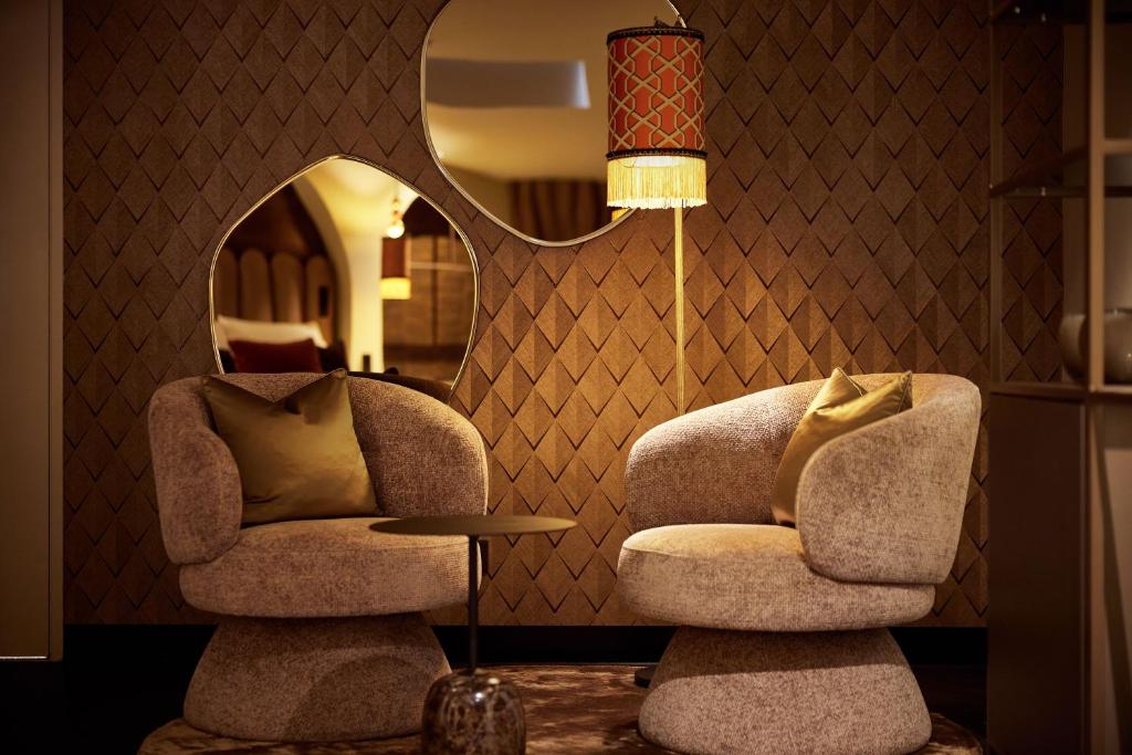 Posezení v ubytování Van der Valk Hotel Groningen Zuidbroek