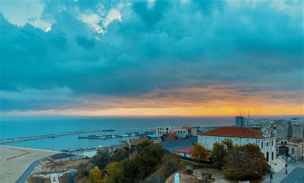 Seaview Residence - One-Bedroom Apartment With Balcony And Sea View