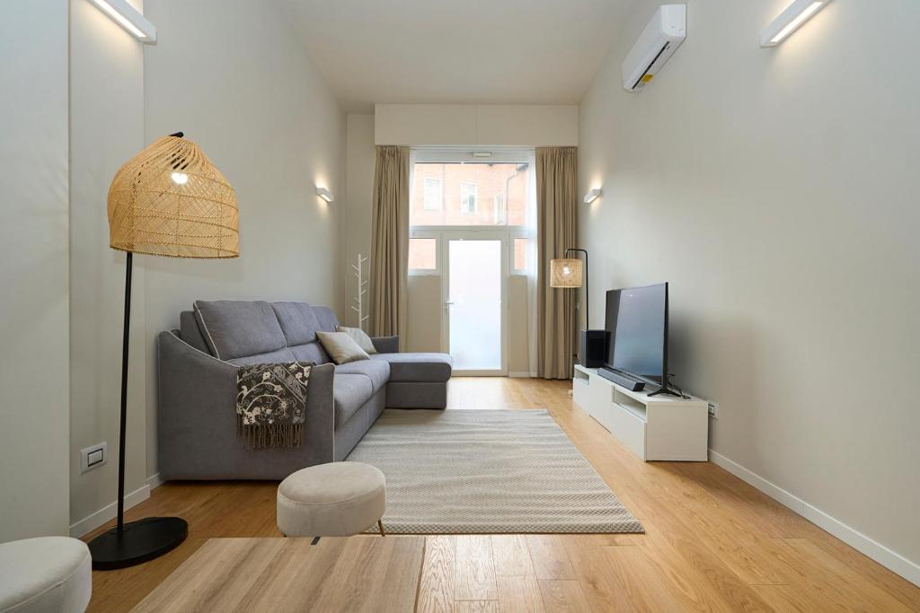TV a/nebo společenská místnost v ubytování [Duomo Luxury Loft] A step from DUOMO