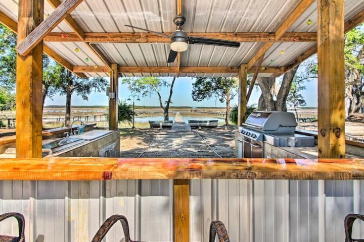 Gambar di galeri bagi Waterfront Date Night close to Savannah di Midway