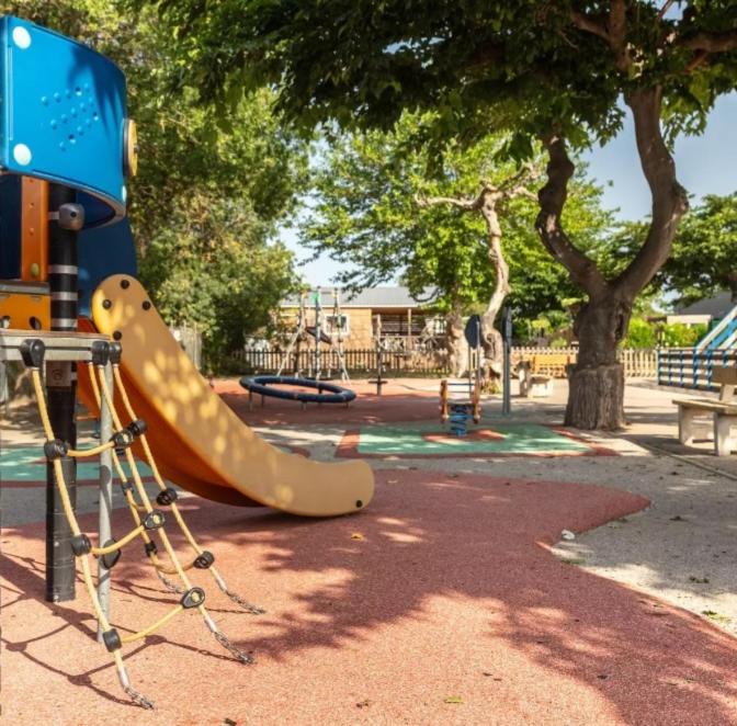 Herní místnost nebo prostor pro děti v ubytování Camping le Neptune 4 étoiles