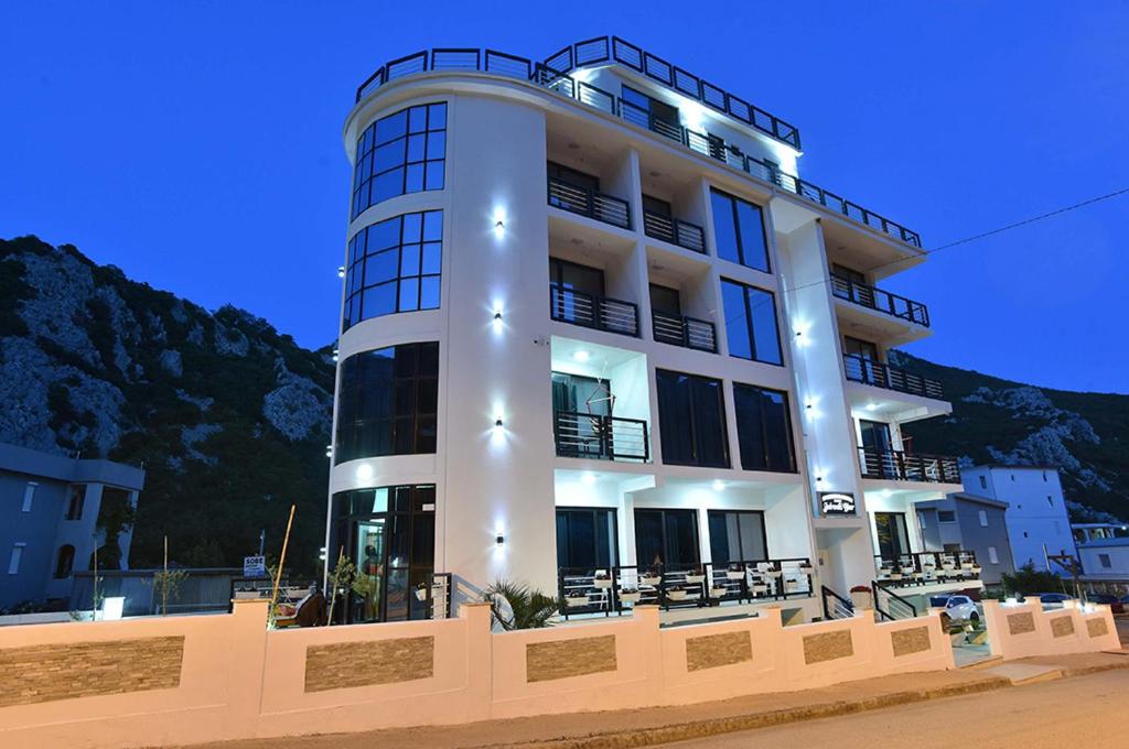 Nespecifikovaný výhled na hory nebo výhled na hory při pohledu z apartmánu