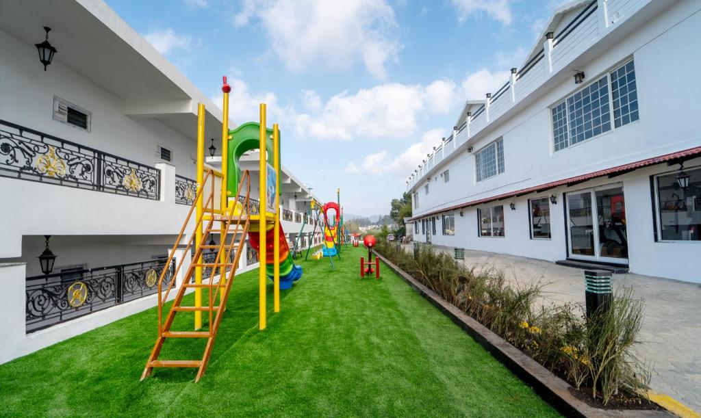 Herní místnost nebo prostor pro děti v ubytování Treebo Skydale Premium Suites, 1500 Mtrs From Ooty Lake