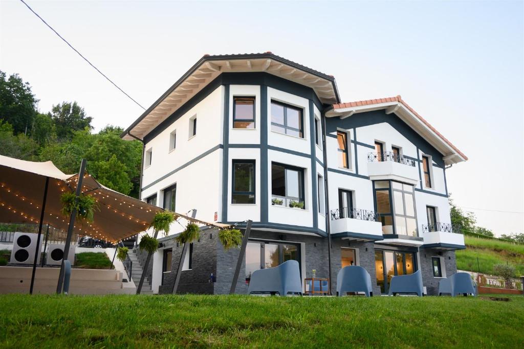 Budova, kde se hotel nachází