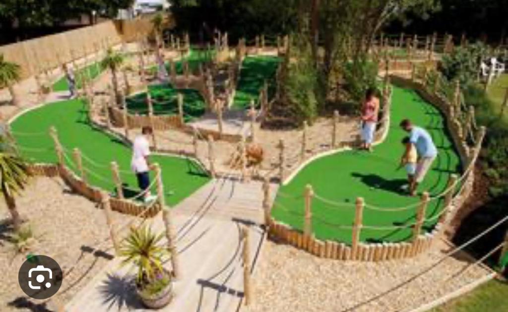 Church farm Holiday Village - Housity