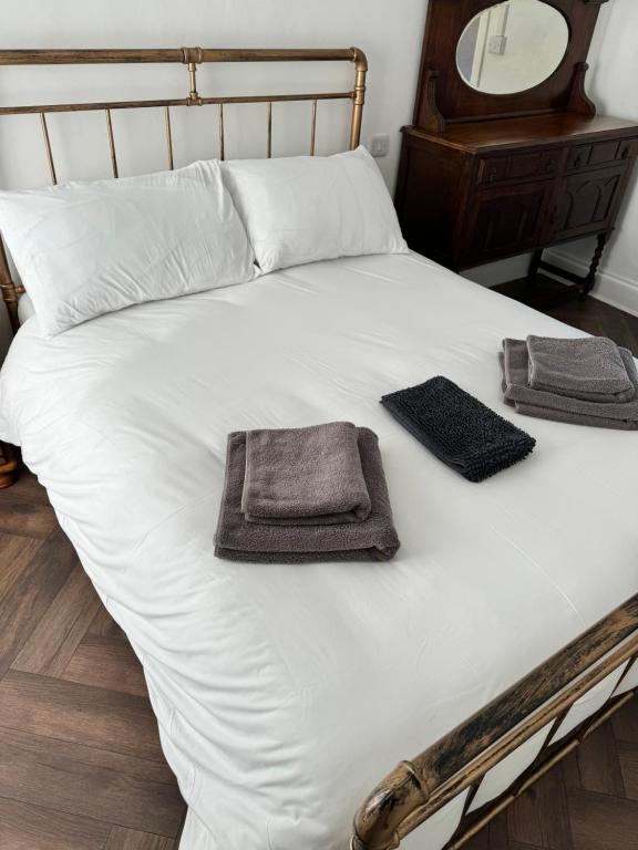 Cathedral Villas, TYDDEWI - Deluxe Double Room With Castle View