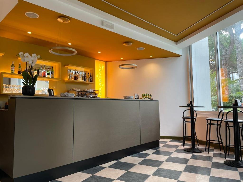 Kuchyň nebo kuchyňský kout v ubytování Hotel Carlton