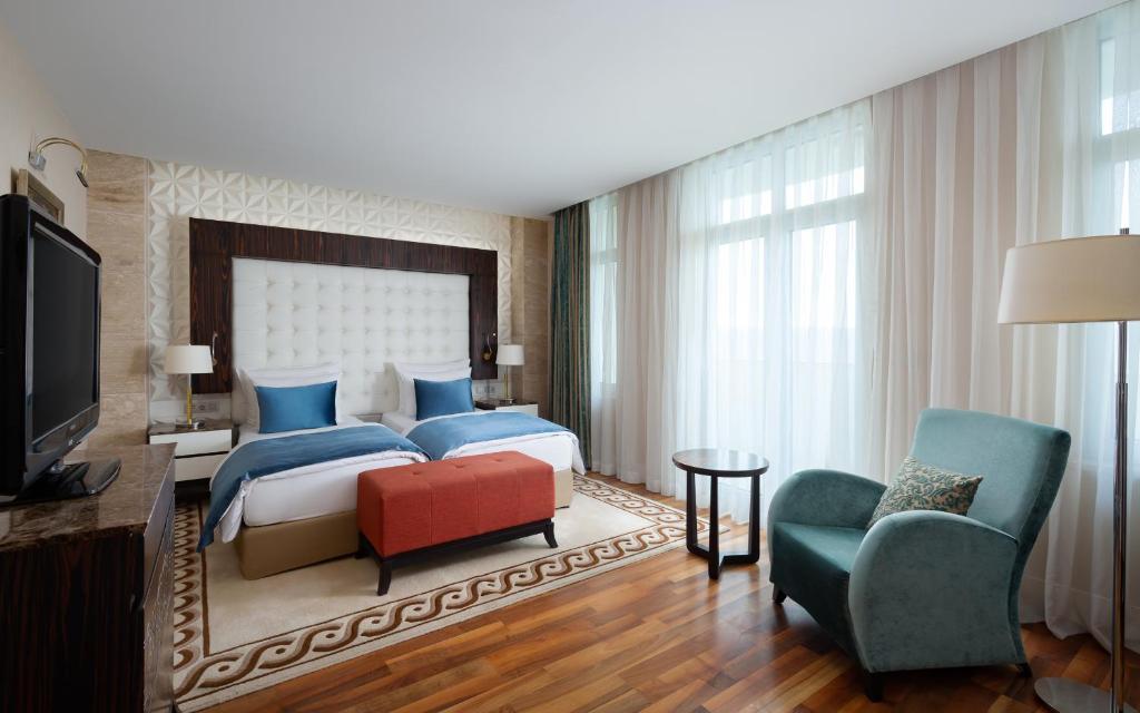 TV a/nebo společenská místnost v ubytování Badamdar Hotel and Residences
