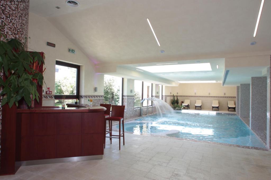 Bazén v ubytování Hotel Relais dei Normanni nebo v jeho okolí