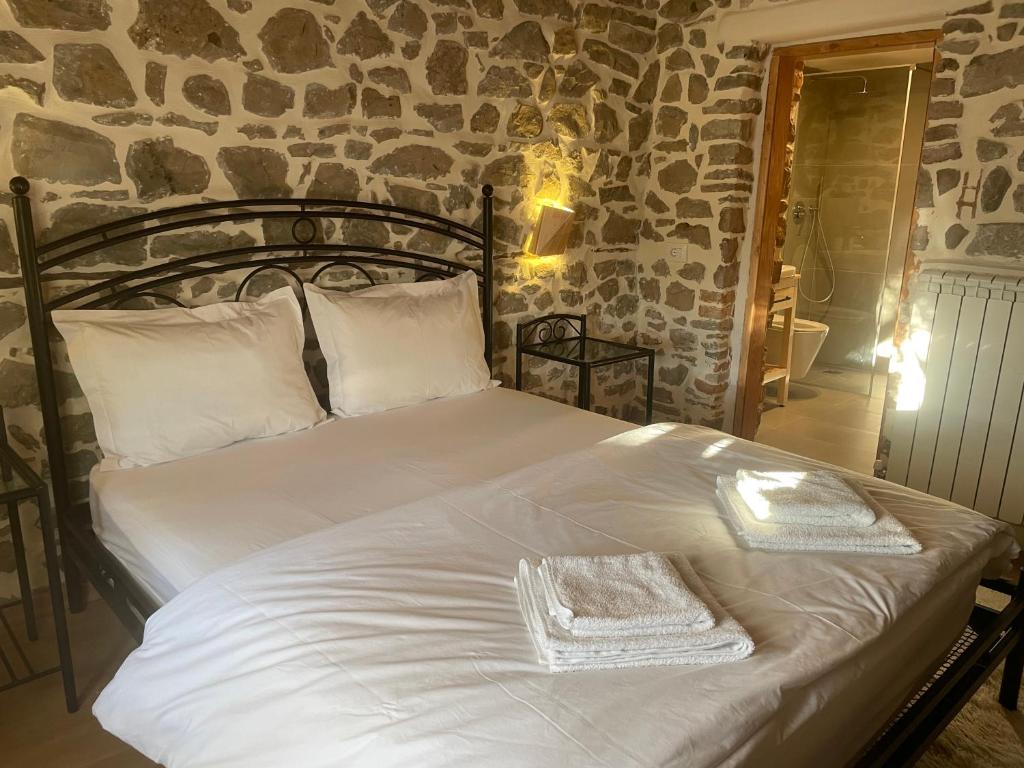 Postel nebo postele na pokoji v ubytování BUJTINA CAKULI, Rehovë - ERSEKË