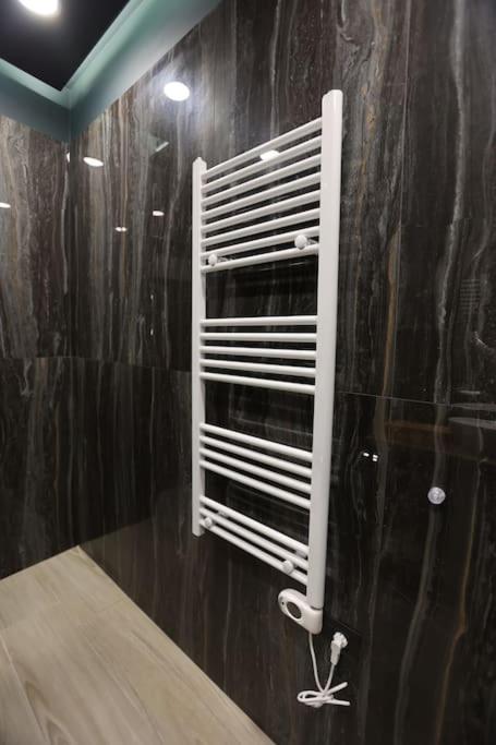 B.G Luxury Suites - Image 7