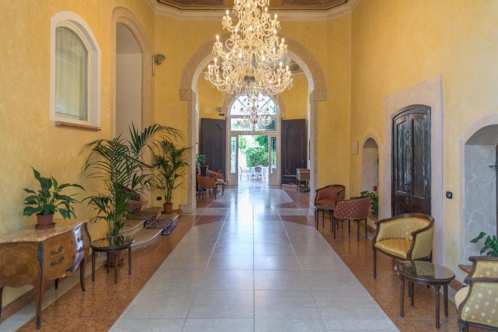 Fotografie z fotogalerie ubytování Hotel Antico Monastero v destinaci Toscolano Maderno